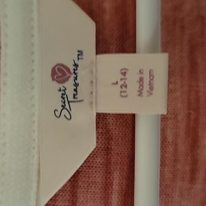 Sweet Treasures Size L Great Condition
